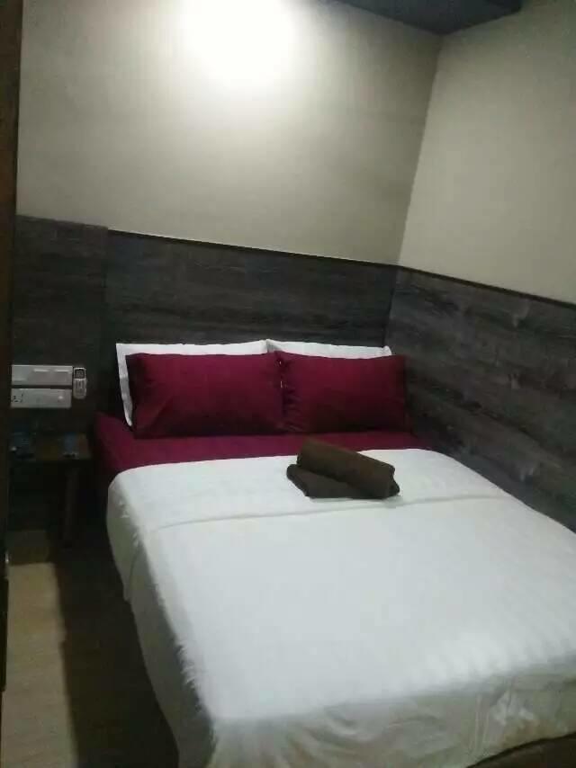 מלון Kampong Serusup Qing Yun Resthouse -Delima Satu חדר תמונה